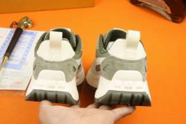 Picture of Louis Vuitton Shoes _SKULVsz38-43mnf024916939